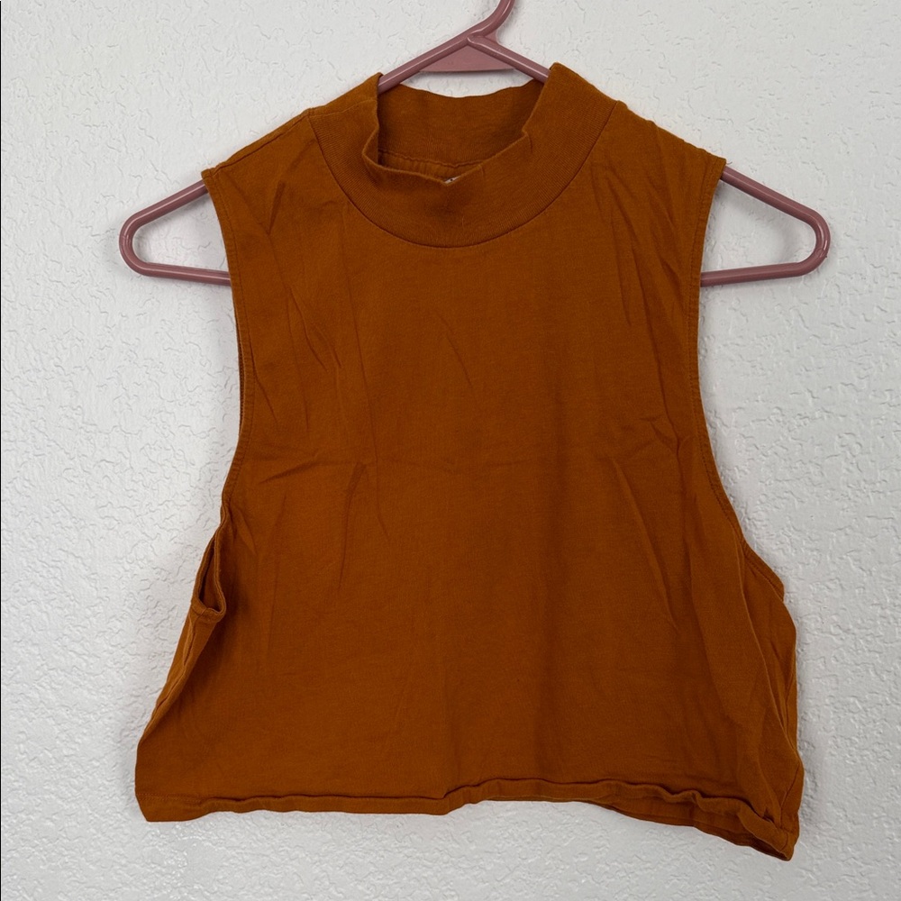 ALO Yoga Sleeveless Tan Crop Top